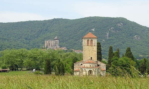 サン・ジュスト・ド・ヴァルカブレール・バジリカ教会（Basilique Saint Just de Valcabrère）