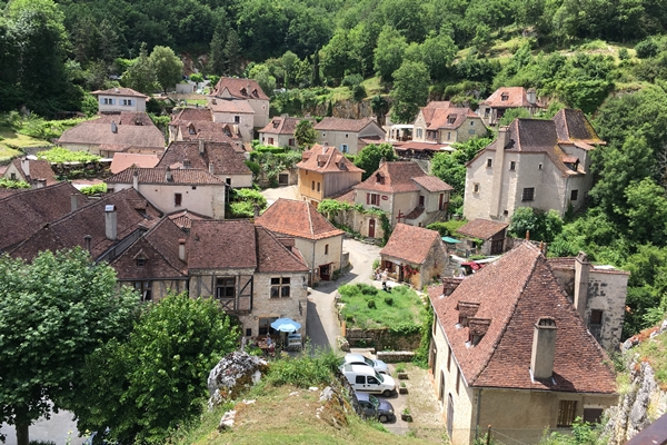サンシルラポピー (Sain-Cirq-Lapopie) フランスの美しい村　南西フランス